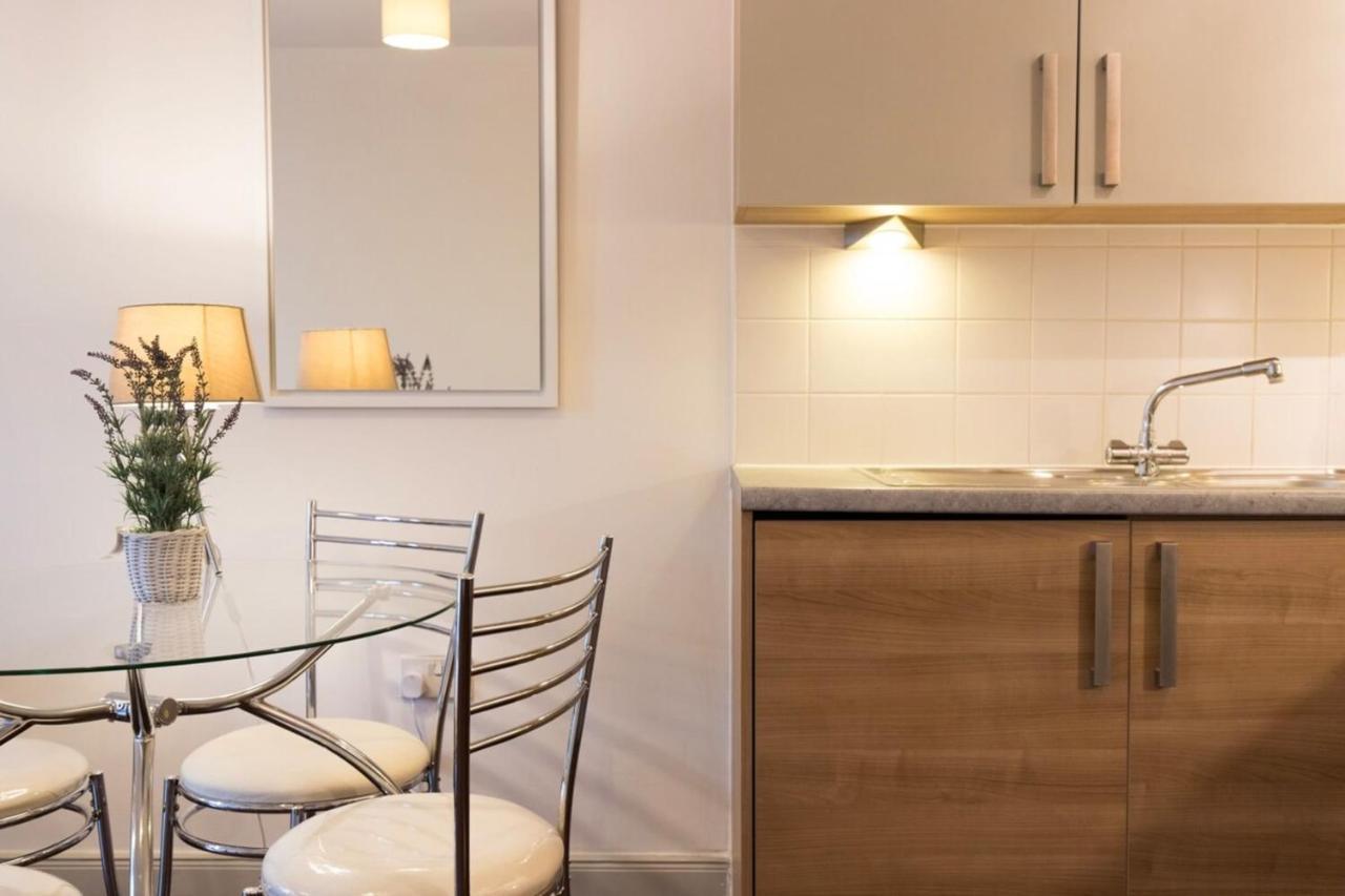 Beautiful 2 Bedroom Property In Borough Лондон Екстер'єр фото